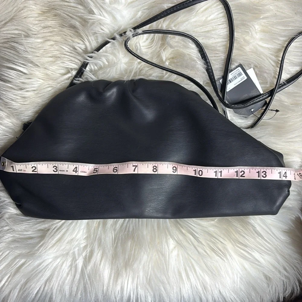 Elegant Black Crossbody to Clutch Bag Sleek Design